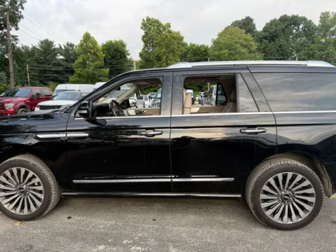 More photos of 2019 Lincoln Navigator Reserve at Indy Auto Man, IN