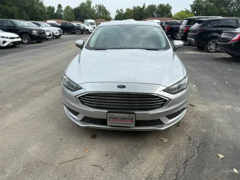 Photos of 2018 Ford Fusion SE for sale in Indianapolis, IN at Indy Auto Man
