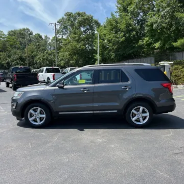 More photos of 2016 Ford Explorer XLT at Indy Auto Man, IN