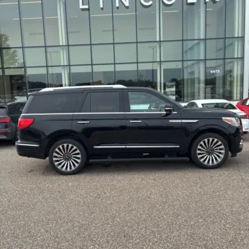 More photos of 2018 Lincoln Navigator Reserve at Indy Auto Man, IN