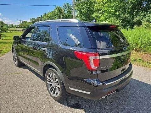 More photos of 2019 Ford Explorer Platinum at Indy Auto Man, IN
