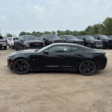 More photos of 2017 Chevrolet Camaro SS 2SS at Indy Auto Man, IN