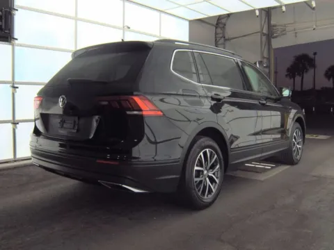 More photos of 2019 Volkswagen Tiguan 2.0T SEL at Indy Auto Man, IN