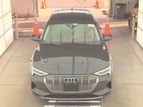 Photos of 2019 Audi e-tron Prestige quattro for sale in Indianapolis, IN at Indy Auto Man