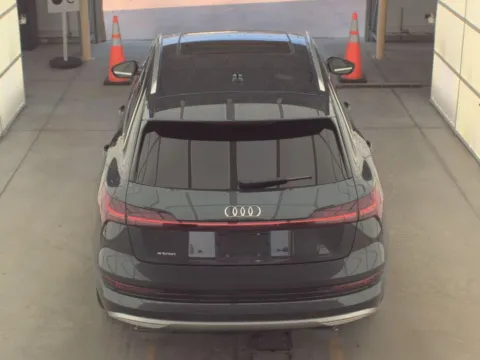More photos of 2019 Audi e-tron Prestige quattro at Indy Auto Man, IN