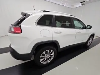 More photos of 2019 Jeep Cherokee Latitude Plus at Indy Auto Man, IN