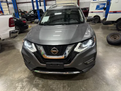 Gray 2018 Nissan Rogue SL for sale in Indianapolis, IN
