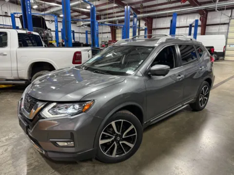Photos of 2018 Nissan Rogue SL for sale in Indianapolis, IN at Indy Auto Man