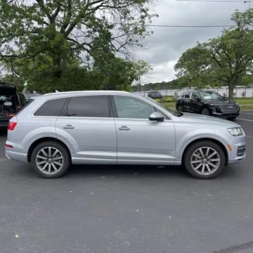 More photos of 2018 Audi Q7 3.0T Prestige quattro at Indy Auto Man, IN