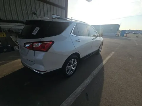 More photos of 2021 Chevrolet Equinox Premier at Indy Auto Man, IN