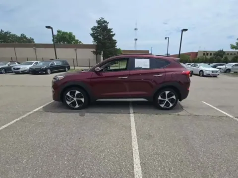 More photos of 2017 Hyundai Tucson Limited at Indy Auto Man, IN