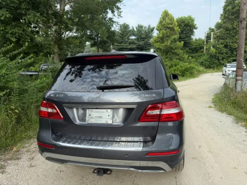 More photos of 2014 Mercedes-Benz M-Class ML 350 4MATIC at Indy Auto Man, IN