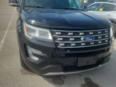Photos of 2016 Ford Explorer XLT for sale in Indianapolis, IN at Indy Auto Man