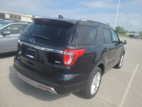 More photos of 2016 Ford Explorer XLT at Indy Auto Man, IN