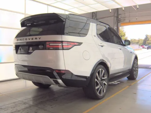 More photos of 2020 Land Rover Discovery HSE Luxury at Indy Auto Man, IN
