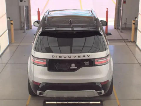 More photos of 2020 Land Rover Discovery HSE Luxury at Indy Auto Man, IN