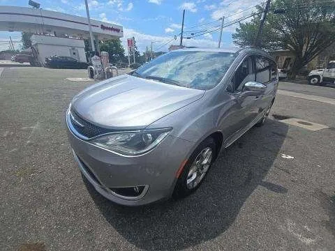 Photos of 2019 Chrysler Pacifica Limited for sale in Indianapolis, IN at Indy Auto Man