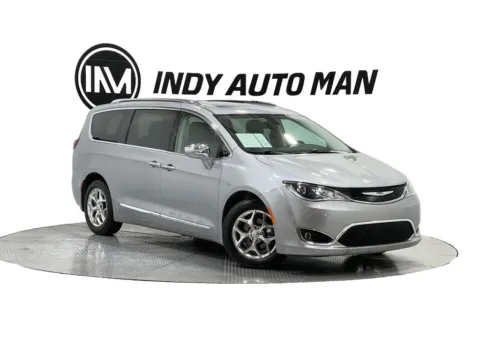 Silver 2019 Chrysler Pacifica Limited for sale in Indianapolis, IN