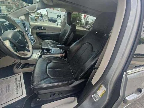 More photos of 2019 Chrysler Pacifica Limited at Indy Auto Man, IN