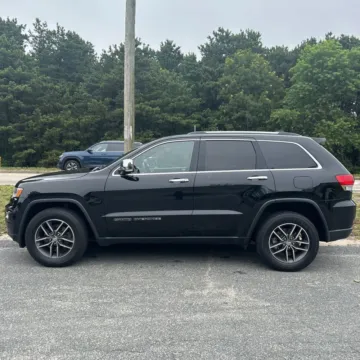 More photos of 2017 Jeep Grand Cherokee Limited at Indy Auto Man, IN