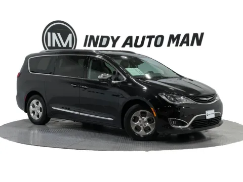 Black 2018 Chrysler Pacifica Hybrid Limited for sale in Indianapolis, IN