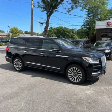 More photos of 2019 Lincoln Navigator L Reserve at Indy Auto Man, IN