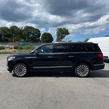More photos of 2019 Lincoln Navigator L Reserve at Indy Auto Man, IN