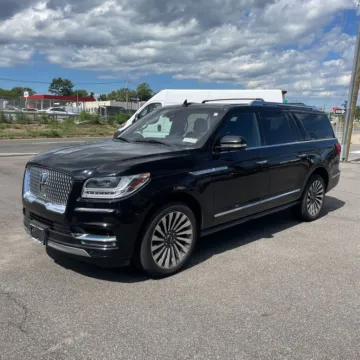 Another view of 2019 Lincoln Navigator L Reserve for sale in Indianapolis, IN at Indy Auto Man