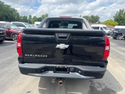 More photos of 2008 Chevrolet Avalanche 1500 LS at Indy Auto Man, IN
