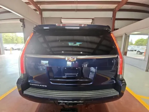 More photos of 2018 Cadillac Escalade ESV Platinum Edition at Indy Auto Man, IN