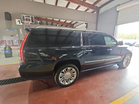 More photos of 2018 Cadillac Escalade ESV Platinum Edition at Indy Auto Man, IN