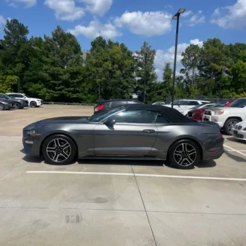More photos of 2018 Ford Mustang EcoBoost Premium at Indy Auto Man, IN