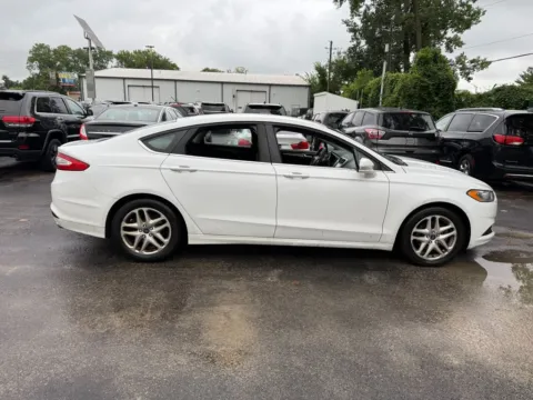 More photos of 2016 Ford Fusion SE at Indy Auto Man, IN
