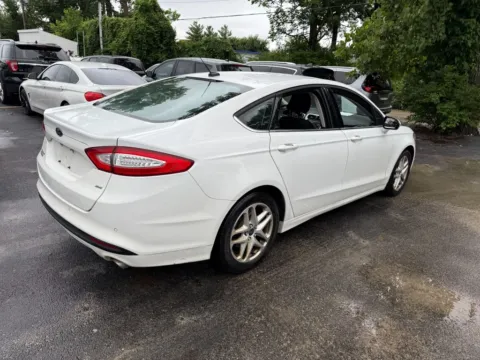 More photos of 2016 Ford Fusion SE at Indy Auto Man, IN