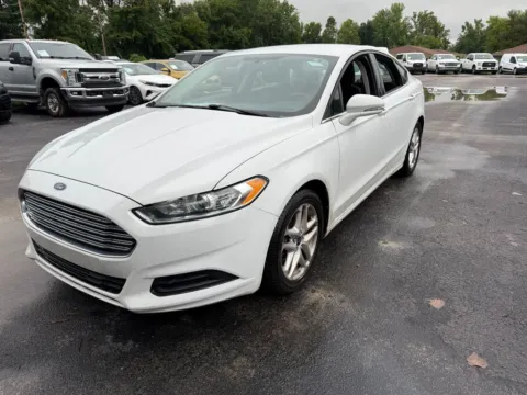 Another view of 2016 Ford Fusion SE for sale in Indianapolis, IN at Indy Auto Man