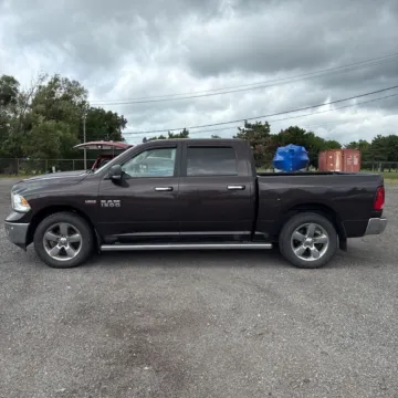 More photos of 2017 Ram 1500 Big Horn at Indy Auto Man, IN