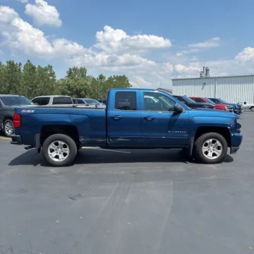 More photos of 2017 Chevrolet Silverado 1500 LT LT2 at Indy Auto Man, IN