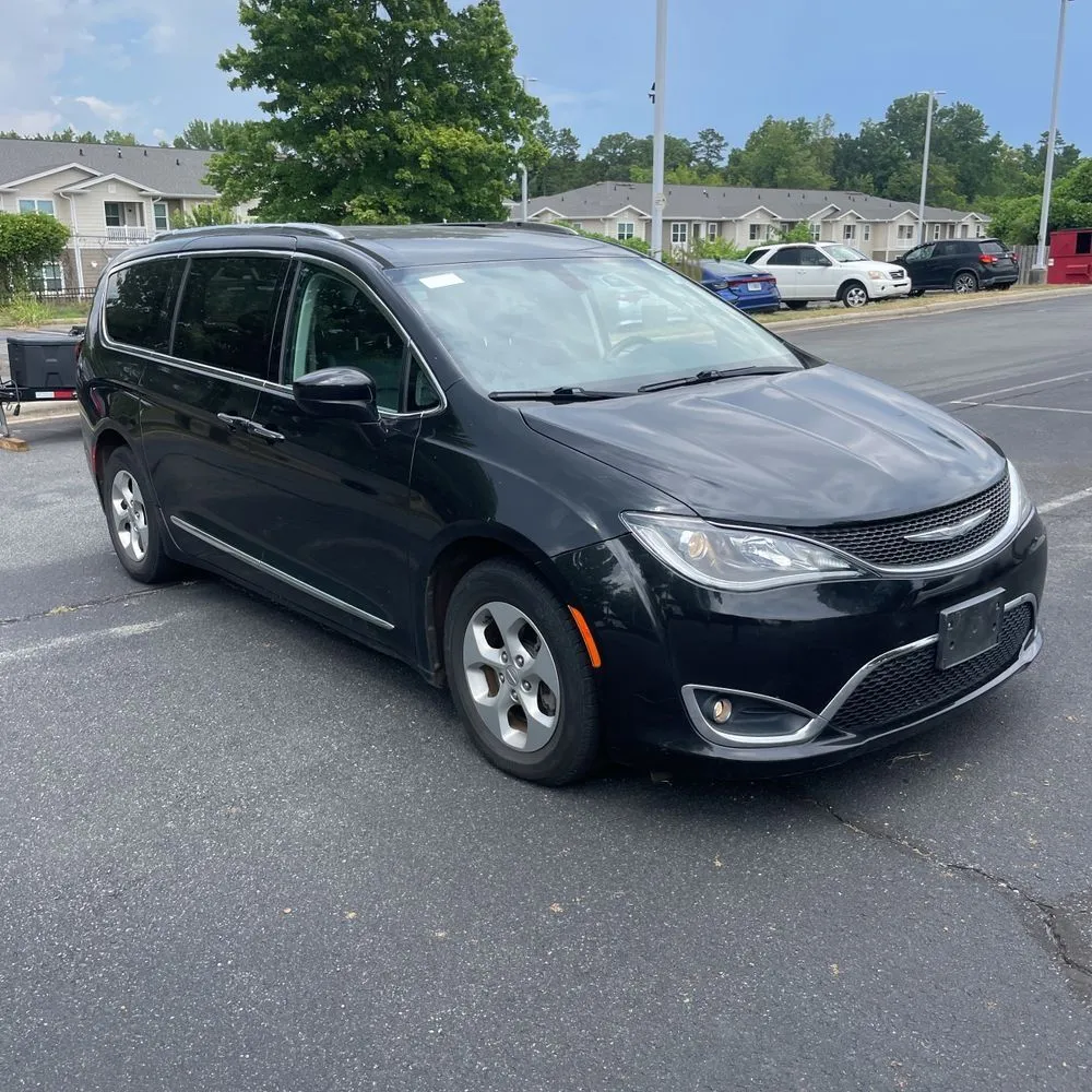 Black 2017 Chrysler Pacifica Touring L Plus for sale in Indianapolis, IN