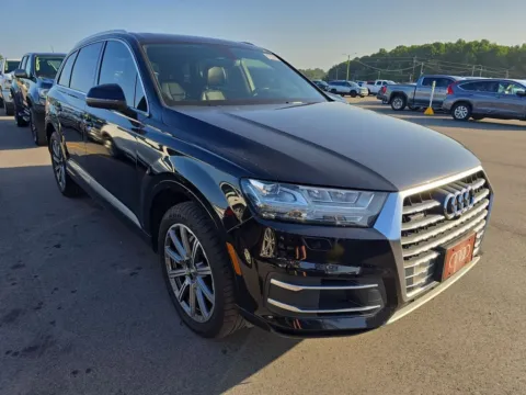 Black 2019 Audi Q7 45 Premium Plus quattro for sale in Indianapolis, IN