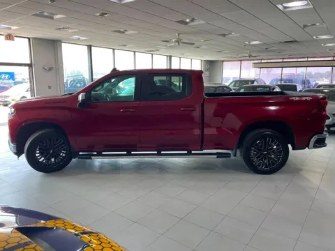 More photos of 2022 Chevrolet Silverado 1500 LTD LT at Indy Auto Man, IN