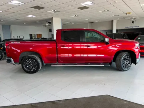 More photos of 2022 Chevrolet Silverado 1500 LTD LT at Indy Auto Man, IN