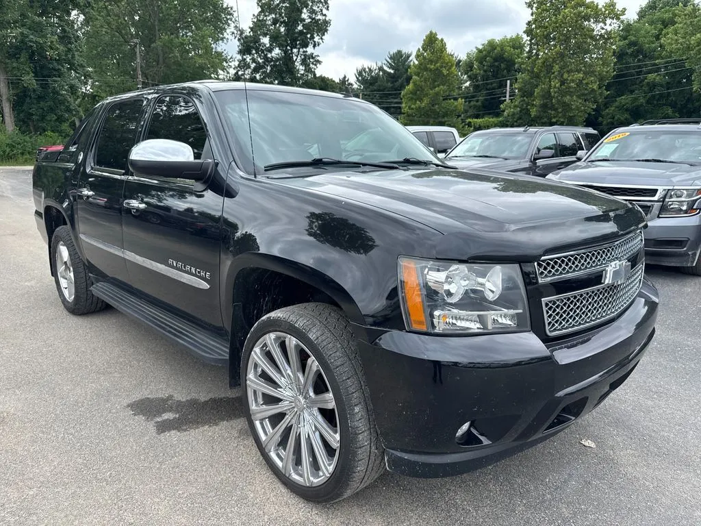 Black 2013 Chevrolet Avalanche 1500 LS for sale in Indianapolis, IN
