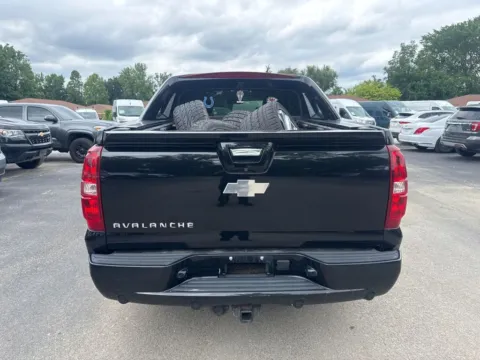 More photos of 2013 Chevrolet Avalanche 1500 LS at Indy Auto Man, IN