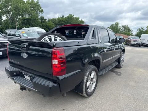 More photos of 2013 Chevrolet Avalanche 1500 LS at Indy Auto Man, IN