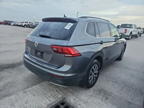 More photos of 2019 Volkswagen Tiguan 2.0T SE at Indy Auto Man, IN