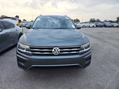 Photos of 2019 Volkswagen Tiguan 2.0T SE for sale in Indianapolis, IN at Indy Auto Man