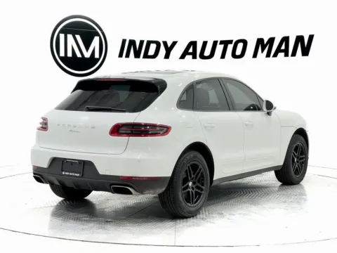 More photos of 2018 Porsche Macan at Indy Auto Man, IN