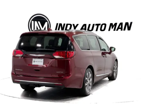 More photos of 2019 Chrysler Pacifica Limited at Indy Auto Man, IN