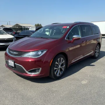 Another view of 2019 Chrysler Pacifica Limited for sale in Indianapolis, IN at Indy Auto Man