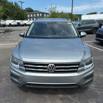 Photos of 2020 Volkswagen Tiguan 2.0T SE for sale in Indianapolis, IN at Indy Auto Man